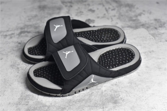 Nike  Air Jordan 12  Slippers (maikesneakers)