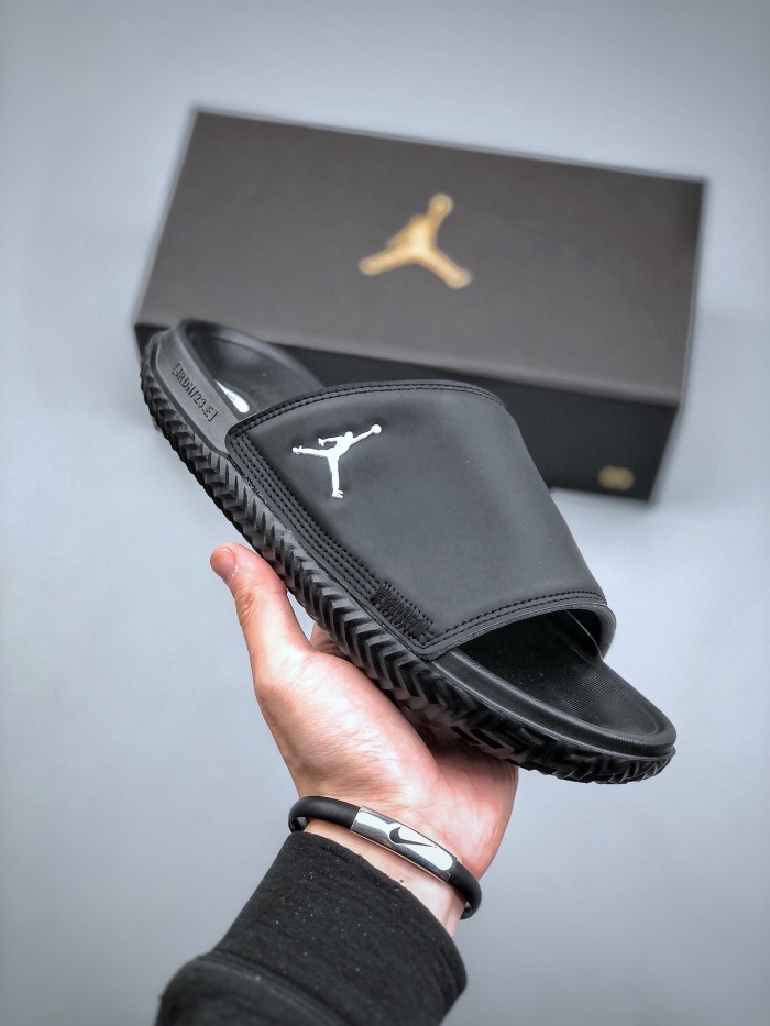 Nike  Air Jordan play  Slippers (maikesneakers)