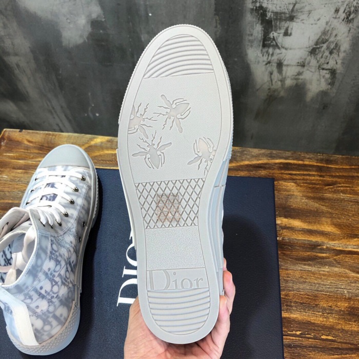 Men   Women  D*ior Top Sneaker