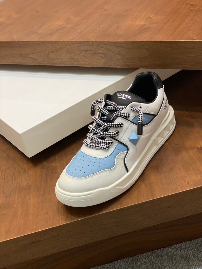 Men  Women  𝑉*𝐴𝐿𝐸𝑁𝑇𝐼𝑁𝑂 Top Sneaker