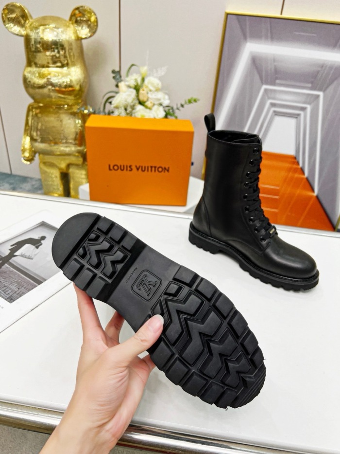 Men   L*ouis V*uitton Top Sneaker