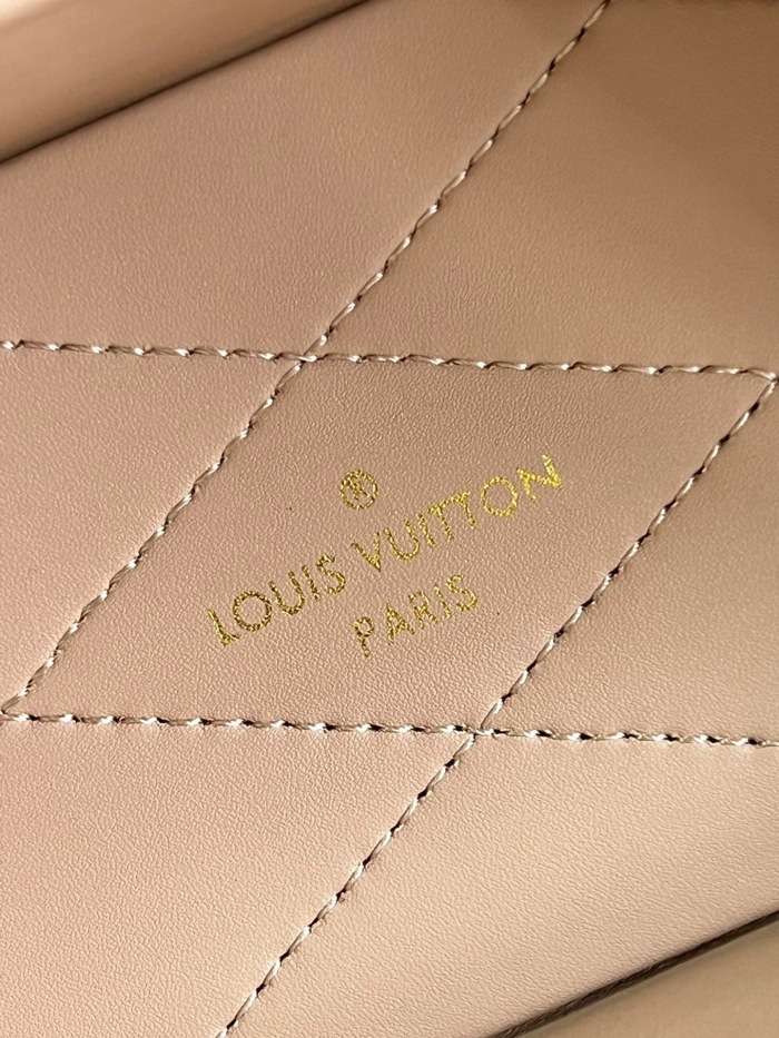 L*ouis V*uitton  Top Bag (maikesneakers)