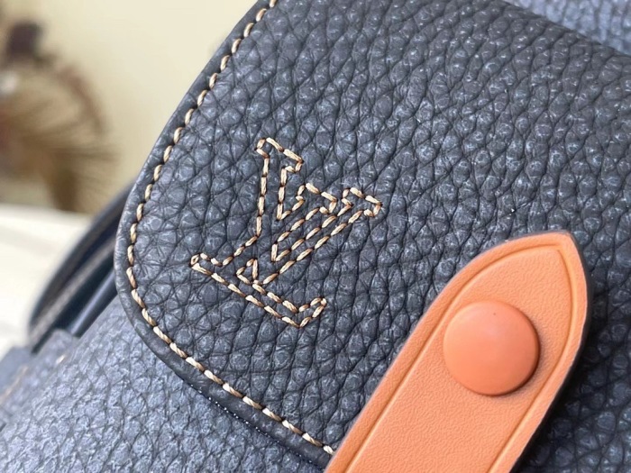 L*ouis V*uitton  Top Bag (maikesneakers)