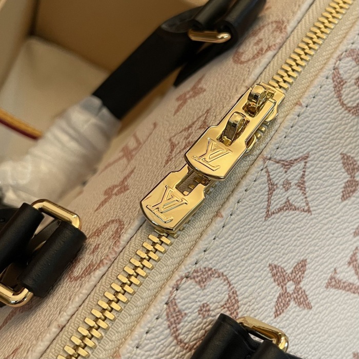 L*ouis V*uitton  Top Bag (maikesneakers)