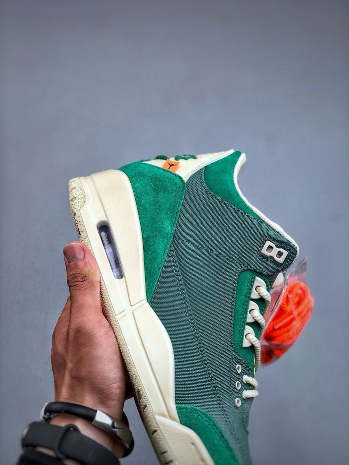 NIKE Air Jordan 3    (maikesneakers)