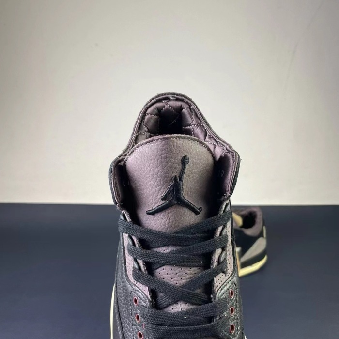 NIKE Air Jordan 3    (maikesneakers)