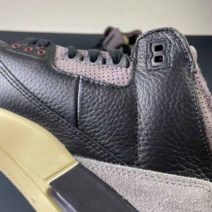 NIKE Air Jordan 3    (maikesneakers)