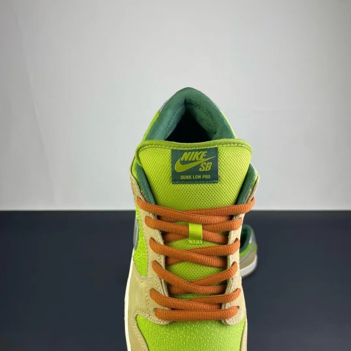 NK SB Dunk Low   Maikesneakers