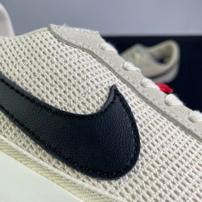 B.ode+ Nike (maikesneakers)