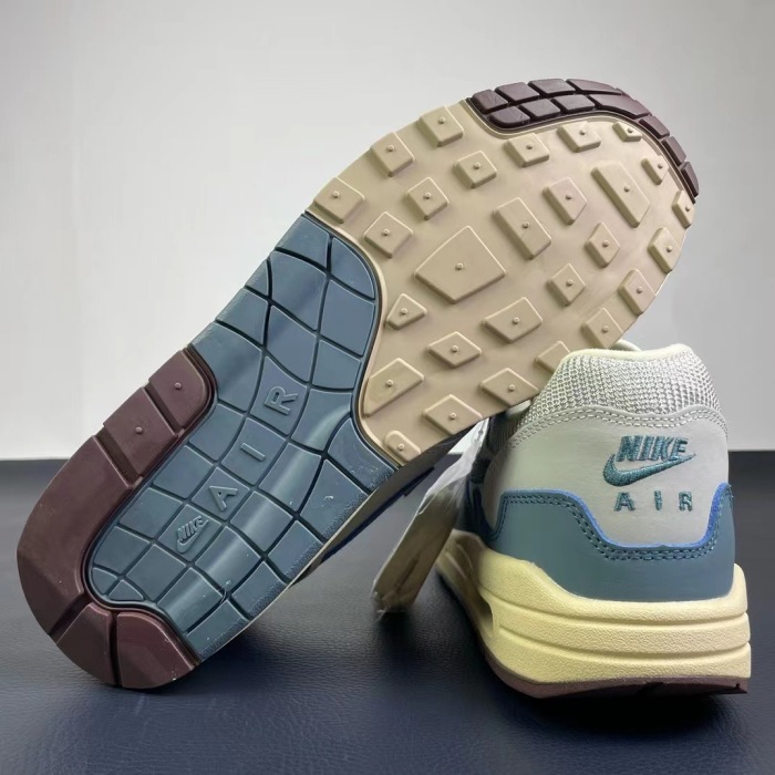 Nike Air Max+P*atta ( maikesneakers ）