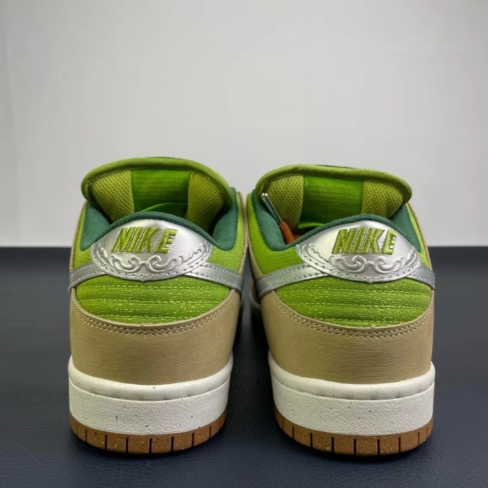 NK SB Dunk Low   Maikesneakers