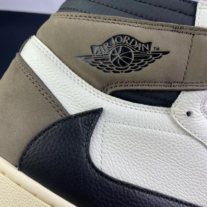 Air Jordan 1 sneaker  Maikesneakers