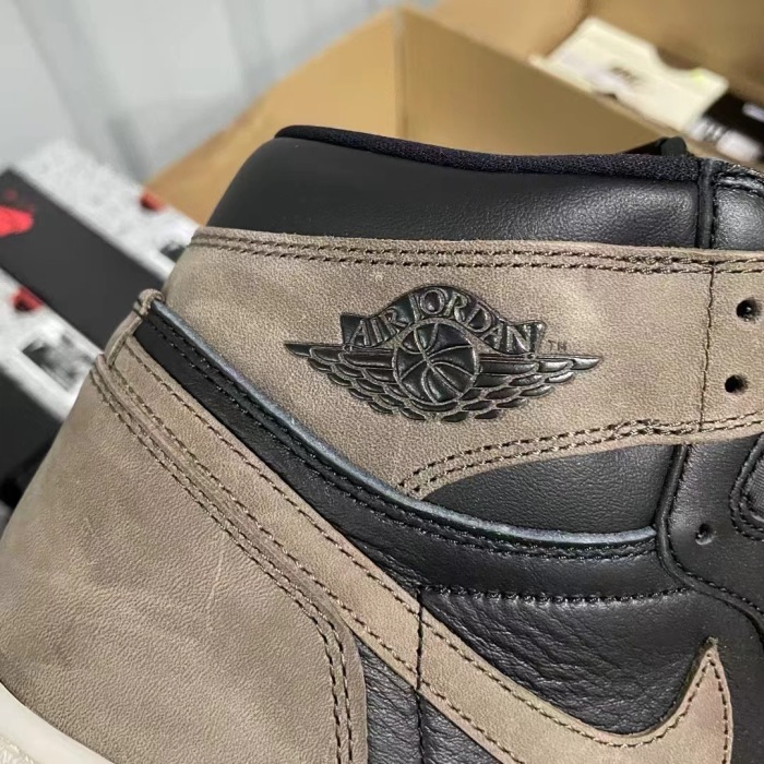 Air Jordan 1 sneaker  Maikesneakers