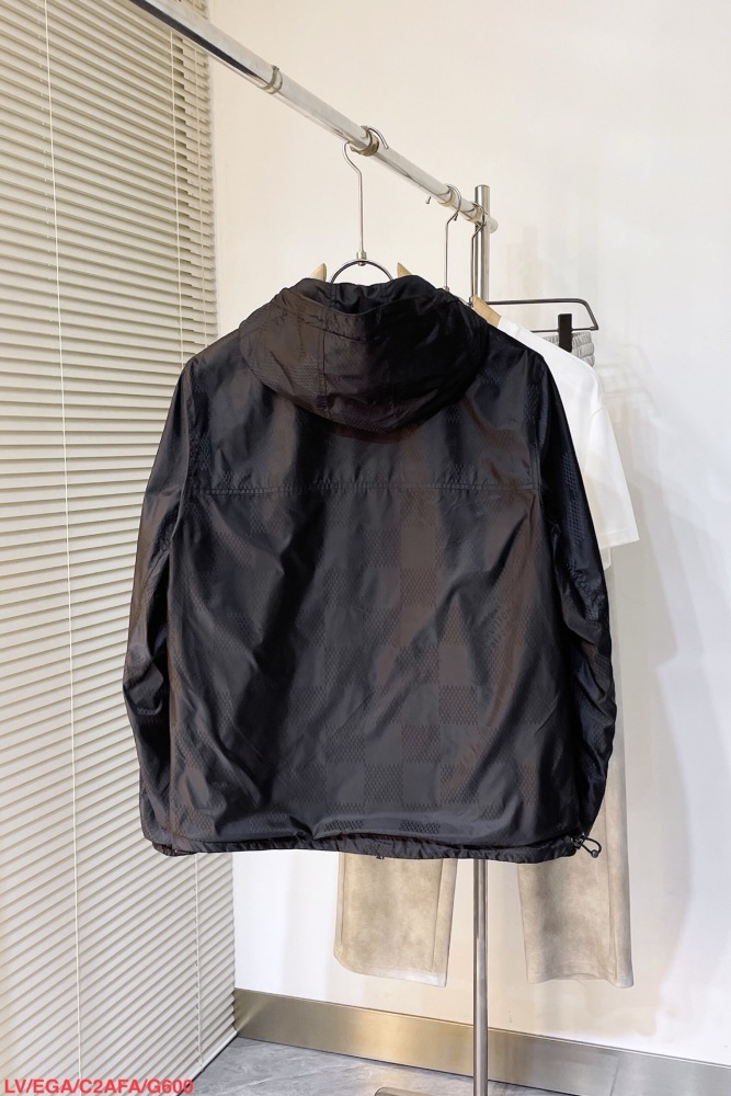 Men Jacket  Top Quality    maikesneakers