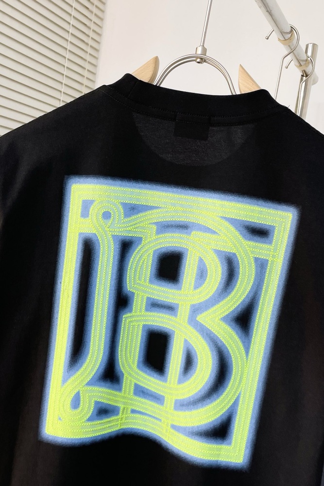 Men  T-shirt   Top Quality   maikesneakers