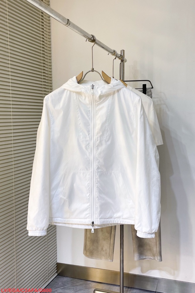 Men Jacket  Top Quality    maikesneakers