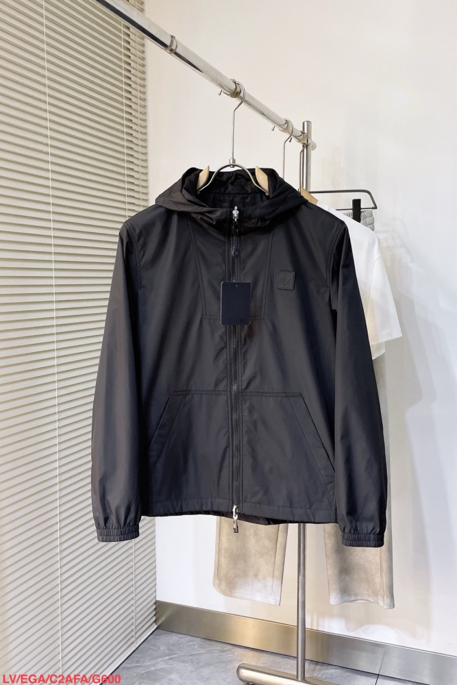 Men Jacket  Top Quality    maikesneakers