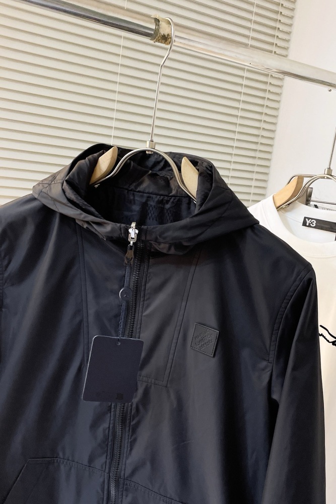 Men Jacket  Top Quality    maikesneakers