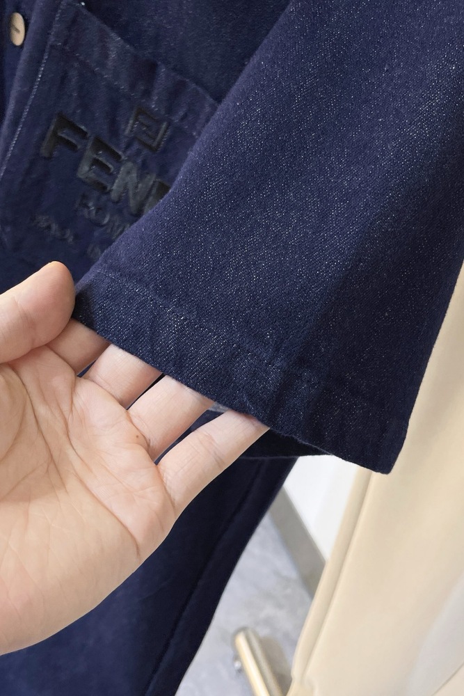 Men Shirt  Top Quality   maikesneakers