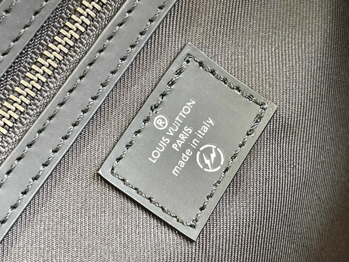 L*ouis V*uitton  Top Bag  (maikesneakers)