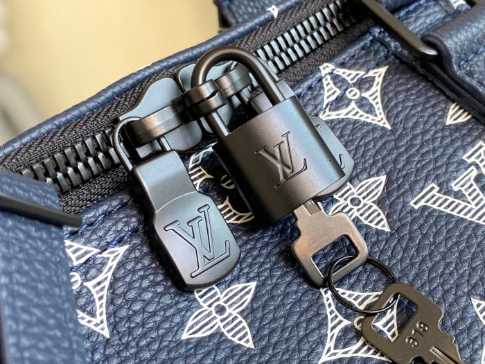 L*ouis V*uitton  Top Bag  (maikesneakers)