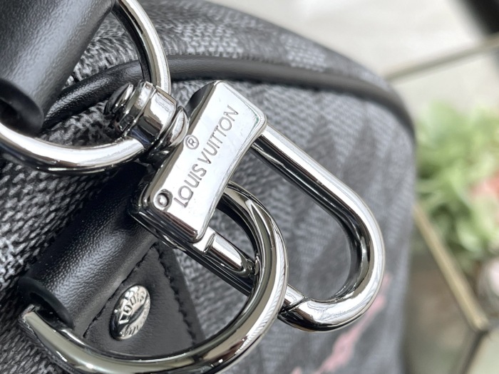 L*ouis V*uitton  Top Bag  (maikesneakers)