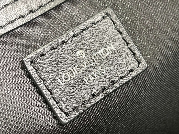 L*ouis V*uitton  Top Bag  (maikesneakers)