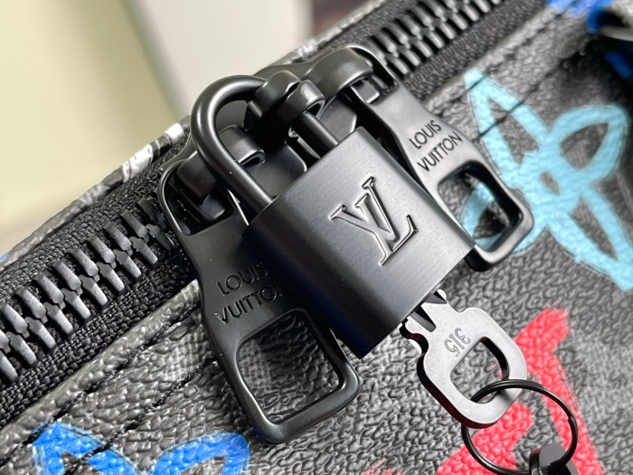 L*ouis V*uitton  Top Bag  (maikesneakers)