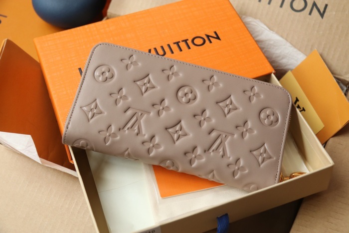 L*ouis V*uitton  Top Bag (maikesneakers)