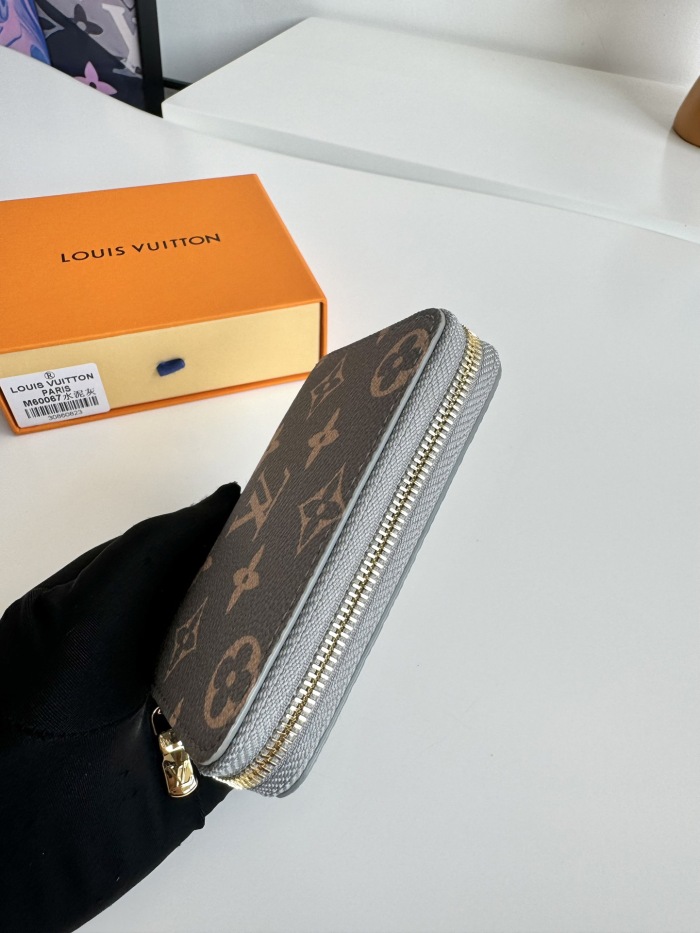 L*ouis V*uitton  Top Bag (maikesneakers)