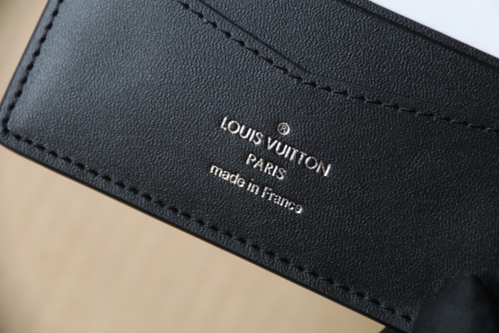 L*ouis V*uitton  Top Bag (maikesneakers)
