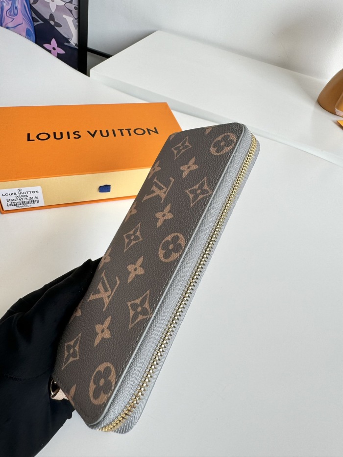 L*ouis V*uitton  Top Bag (maikesneakers)