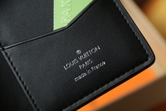 L*ouis V*uitton  Top Bag (maikesneakers)