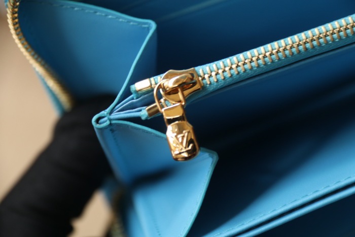 L*ouis V*uitton  Top Bag (maikesneakers)