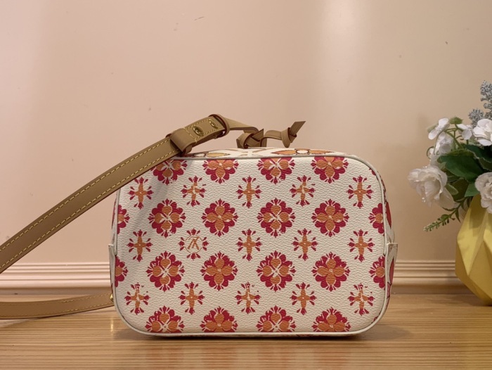 L*ouis V*uitton  Top Bag (maikesneakers)