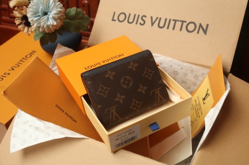 *ouis V*uitton  Top Bag (maikesneakers)