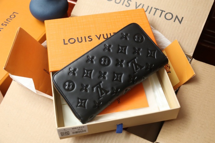 L*ouis V*uitton  Top Bag (maikesneakers)
