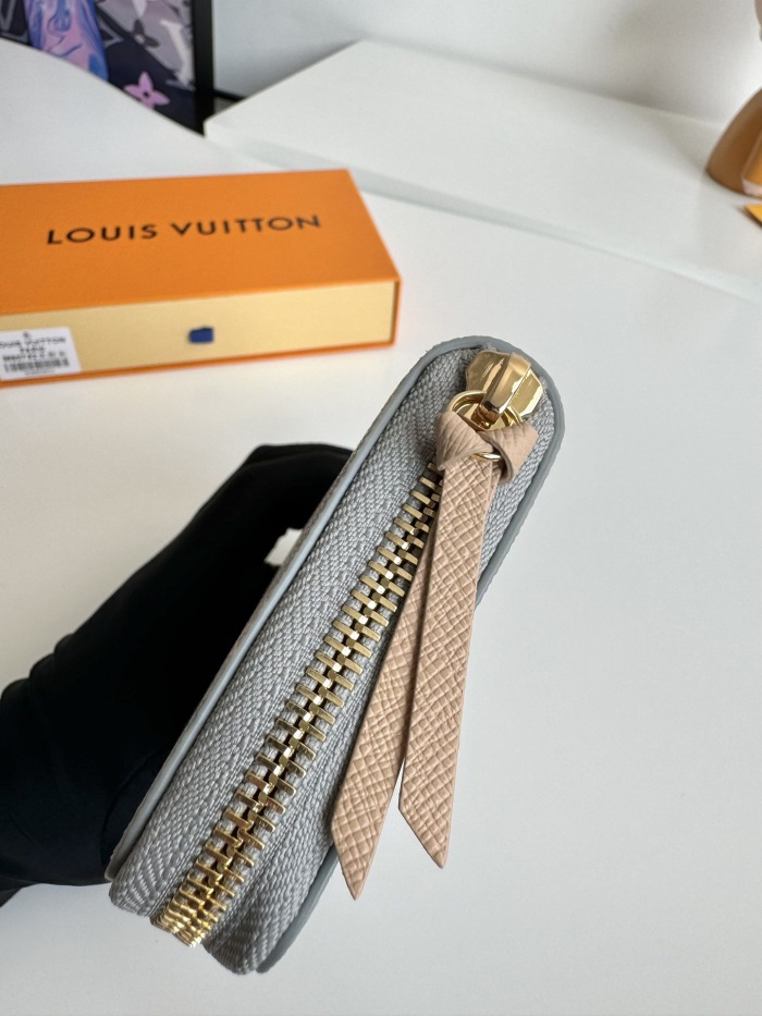 L*ouis V*uitton  Top Bag (maikesneakers)
