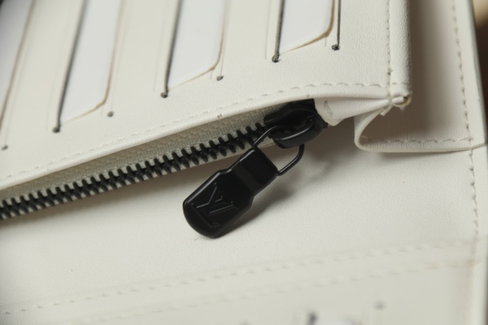 L*ouis V*uitton  Top Bag (maikesneakers)