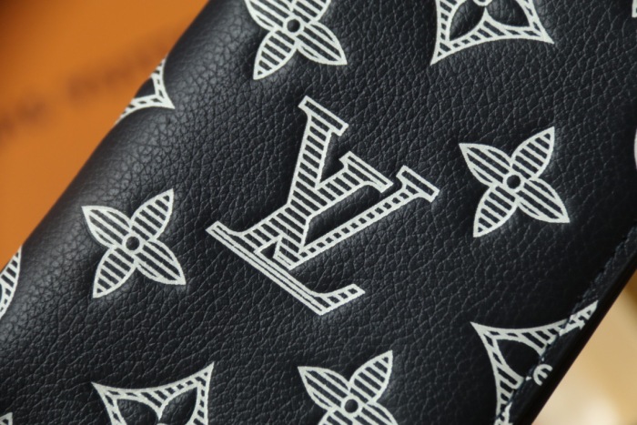 L*ouis V*uitton  Top Bag (maikesneakers)