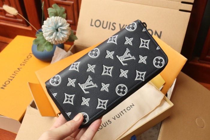 L*ouis V*uitton  Top Bag (maikesneakers)