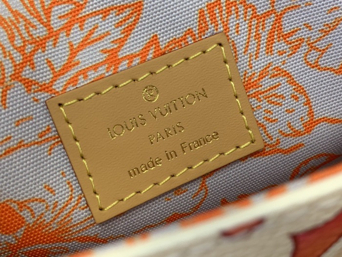L*ouis V*uitton  Top Bag (maikesneakers)