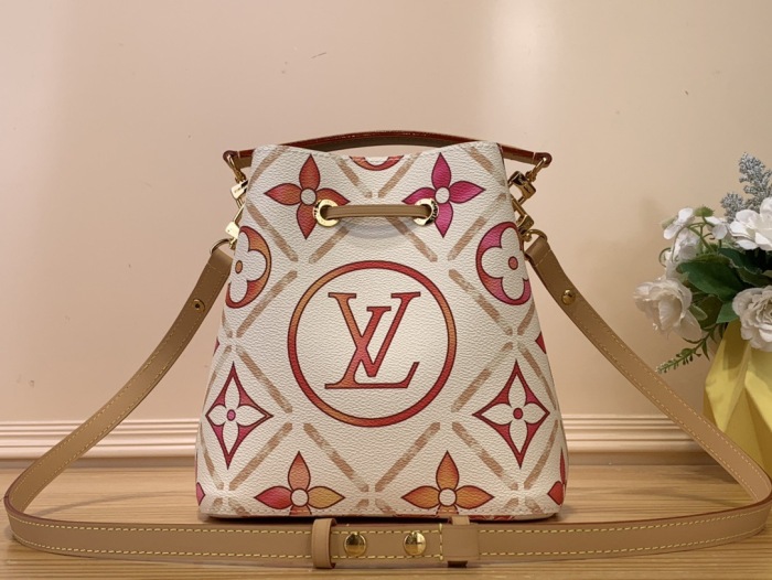 L*ouis V*uitton  Top Bag (maikesneakers)