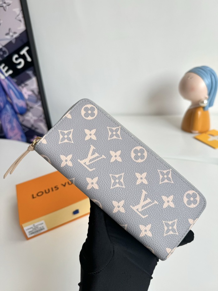 L*ouis V*uitton  Top Bag (maikesneakers)