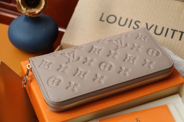 L*ouis V*uitton  Top Bag (maikesneakers)
