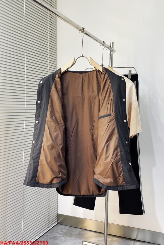 Men Jacket  Top Quality    maikesneakers