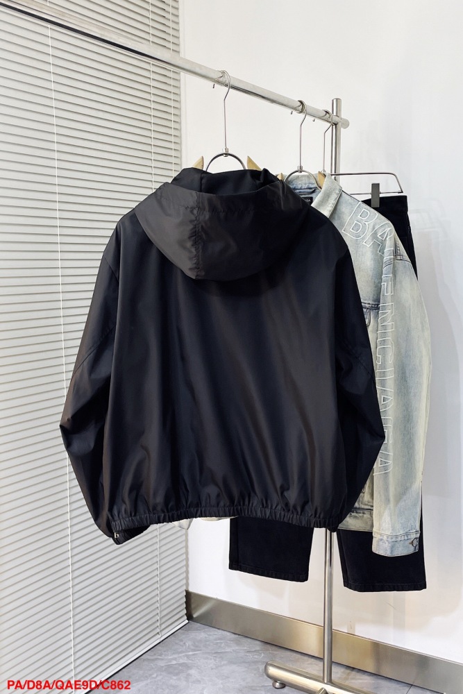 Men Jacket  Top Quality    maikesneakers
