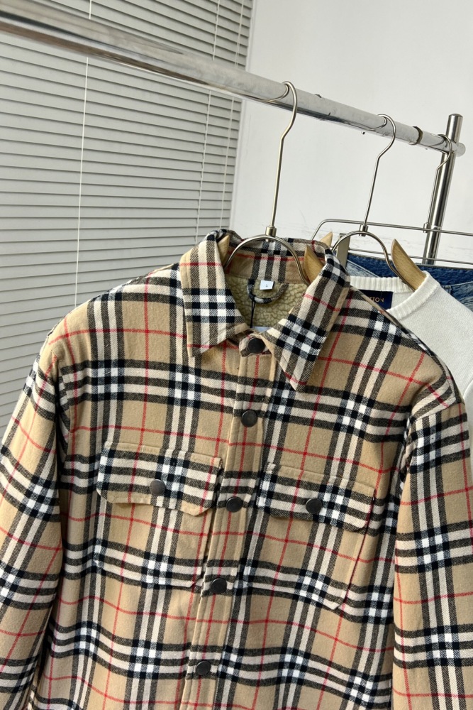 Men Jacket  Top Quality    maikesneakers