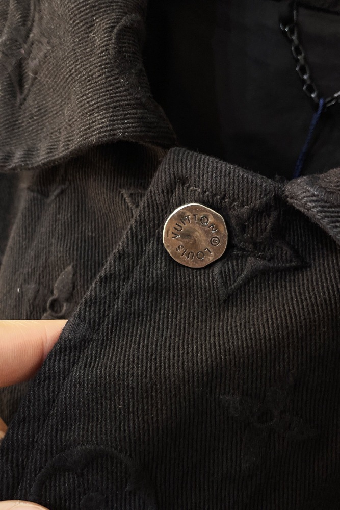 Men Jacket  Top Quality    maikesneakers