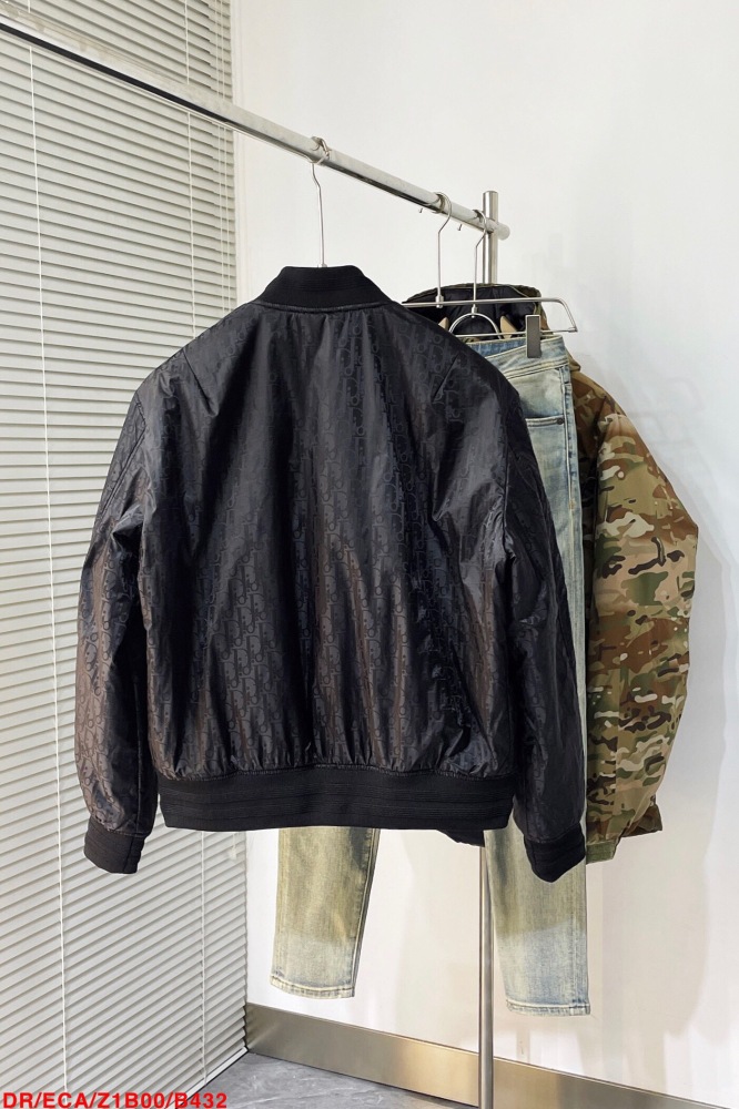 Men Jacket  Top Quality    maikesneakers